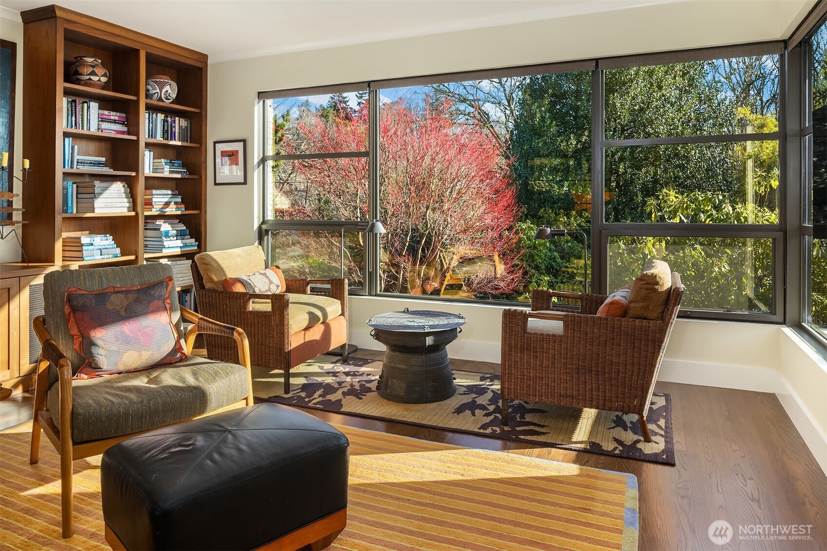 1561 Magnolia Boulevard W