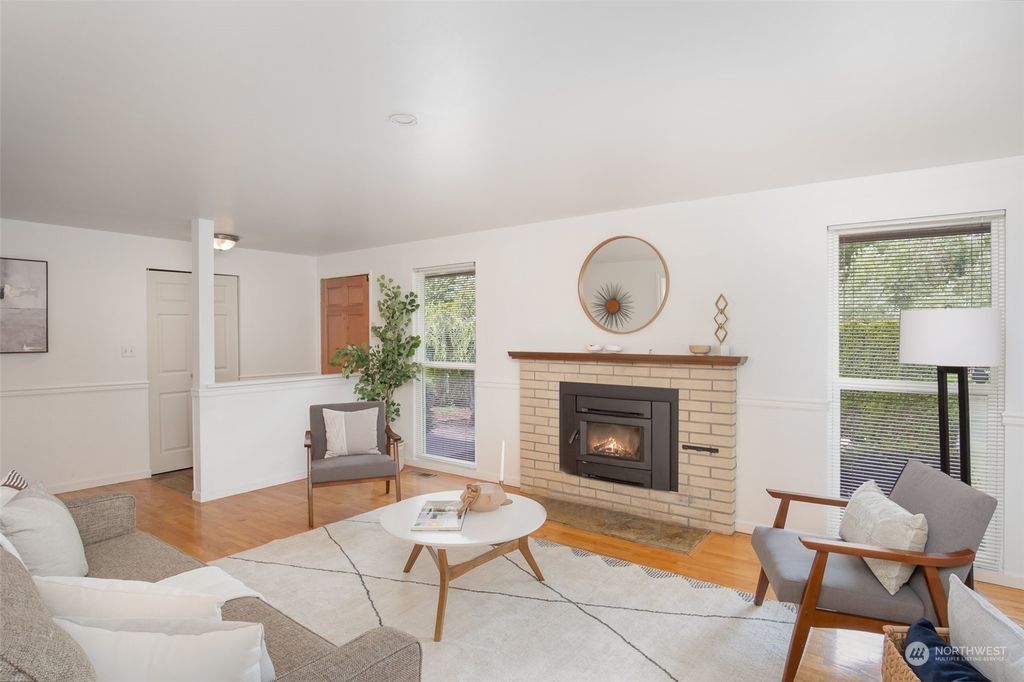 Photo of 14605 SE 8th Street, Bellevue, WA 98007 (MLS # 2140560)