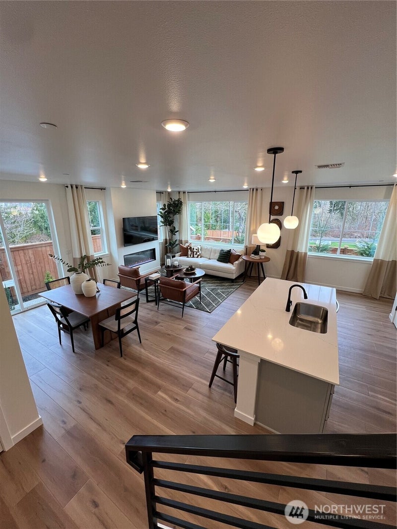 8521 42nd Street NE ES85
