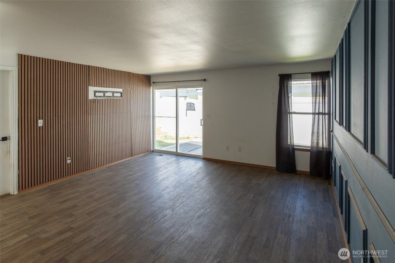 105 Peach Tree Lane 1