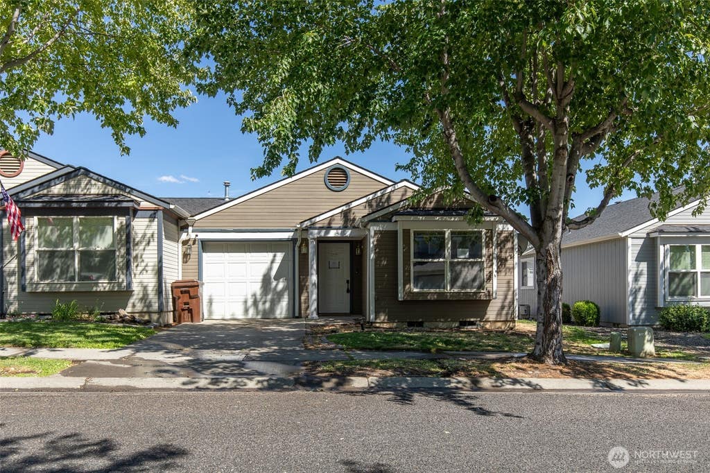 Photo of 105 Peach Tree Lane #1, Yakima, WA 98908 (MLS # 2572794)