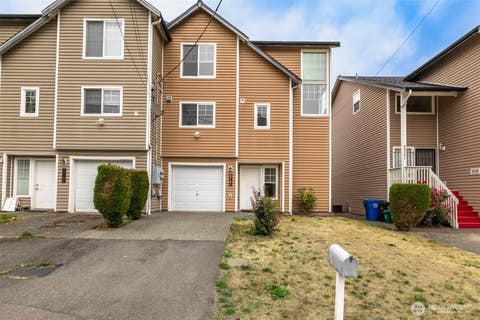 Photo of 5914 35th Ave Avenue S #B, Seattle, WA 98118 (MLS # 2567680)