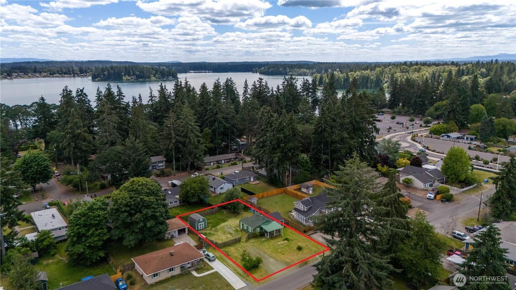 Photo of 9028 Highland Avenue SW, Lakewood, WA 98498 (MLS # 2564957)