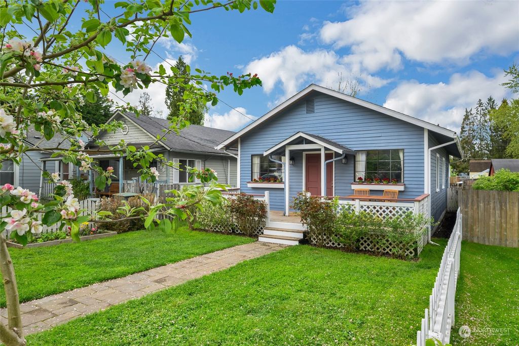 Photo of 307 Lincoln Avenue, Snohomish, WA 98290 (MLS # 2060408)