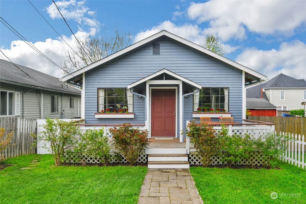 Photo of 307 Lincoln Avenue, Snohomish, WA 98290 (MLS # 2060408)