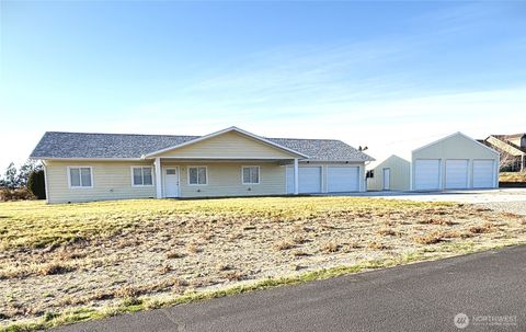 Photo of 5 Red Apple Drive, Omak, WA 98841 (MLS # 2456532)