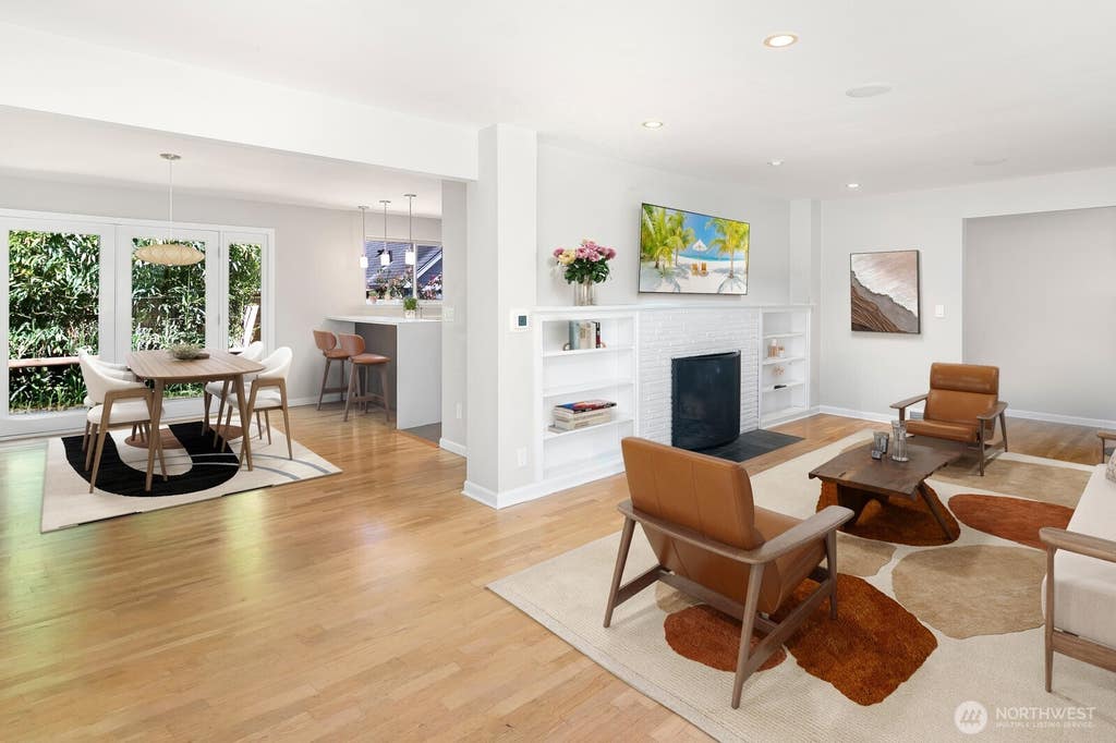 Photo of 2904 W Tilden Street, Seattle, WA 98199 (MLS # 2529646)