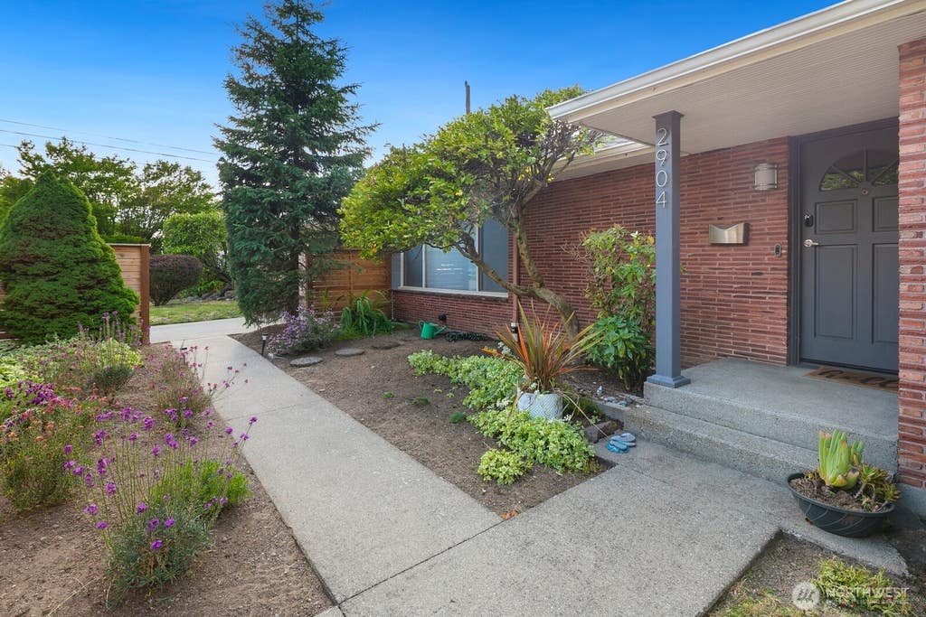 Photo of 2904 W Tilden Street, Seattle, WA 98199 (MLS # 2529646)