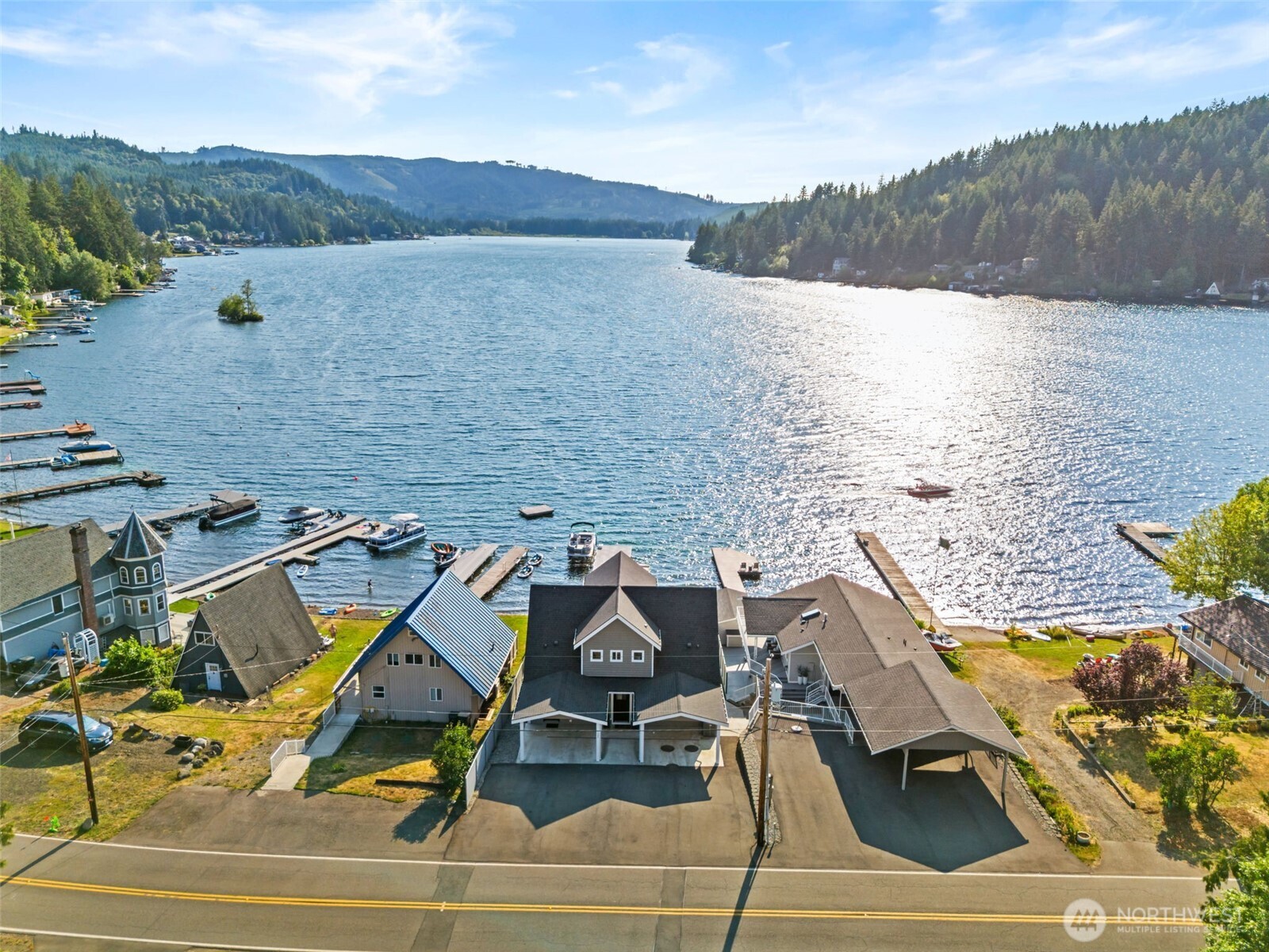 1325 Summit Lake Shore Rd NW