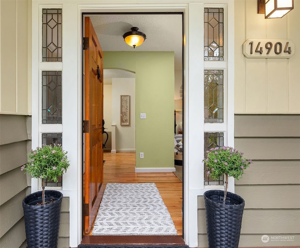 Photo of 14904 84th Avenue NE, Kenmore, WA 98028 (MLS # 2242337)