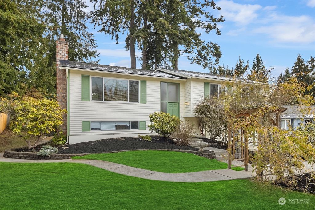 Photo of 13160 91st Place NE, Kirkland, WA 98034 (MLS # 2026953)