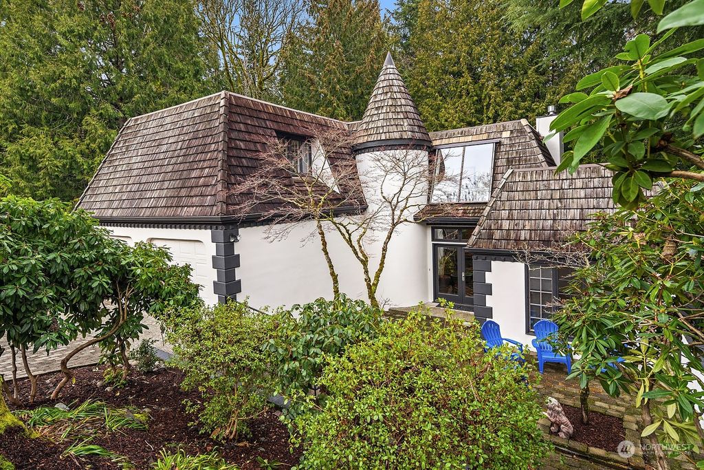 Photo of 4422 170th Avenue SE, Bellevue, WA 98006 (MLS # 2026772)