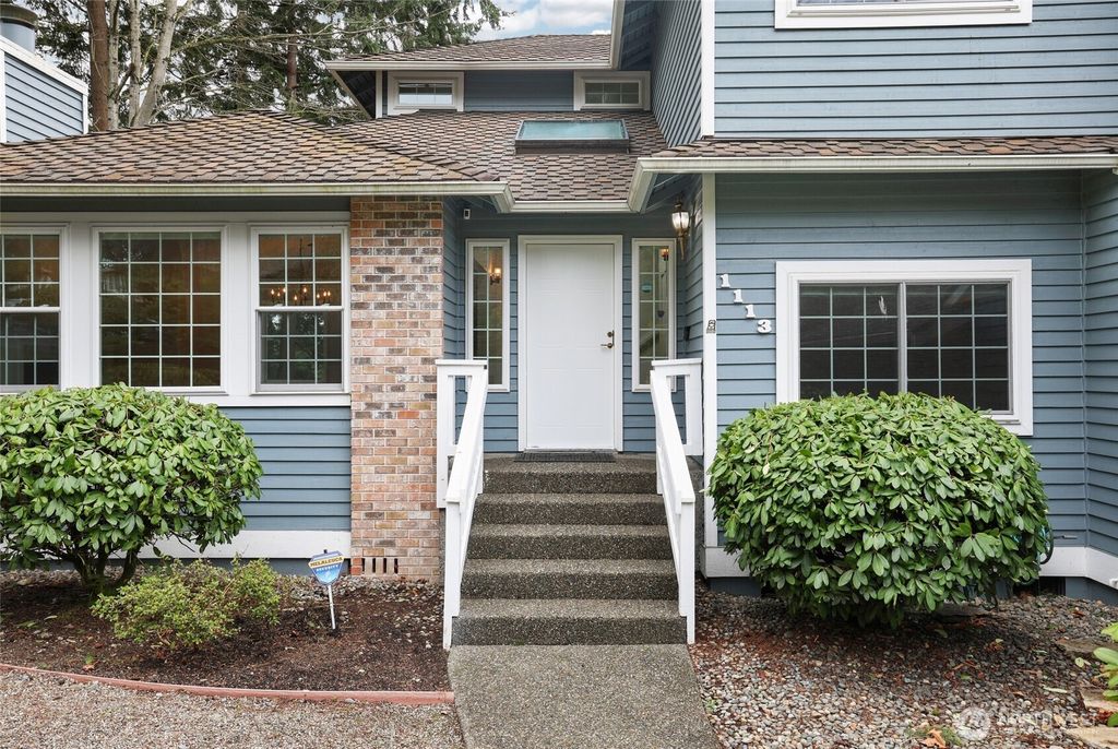 Photo of 1113 SW 325th Place, Federal Way, WA 98023 (MLS # 2517065)