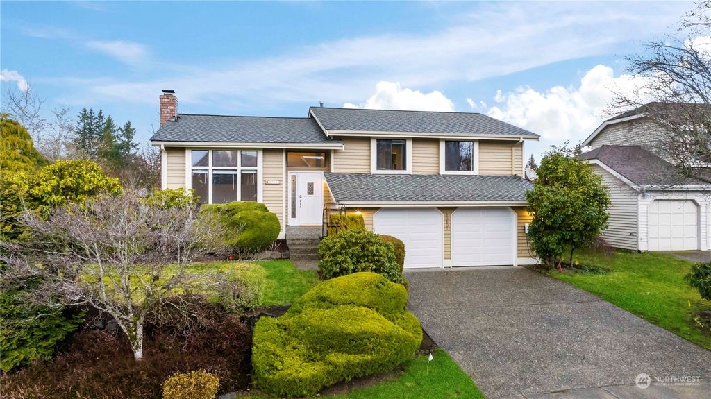 Photo of 13602 SE 231st Street, Kent, WA 98042 (MLS # 2042740)