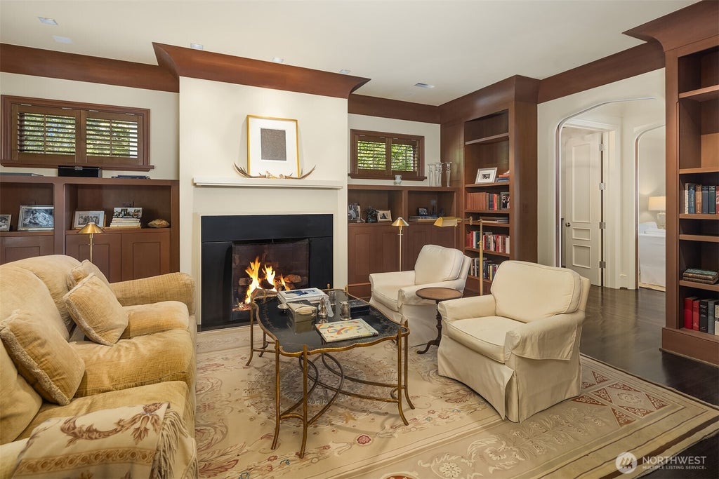 Photo of 1065 Summit Avenue E, Seattle, WA 98102 (MLS # 2579957)