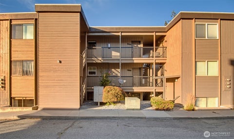 Photo of 429 King Street #311, Wenatchee, WA 98801 (MLS # 2577116)
