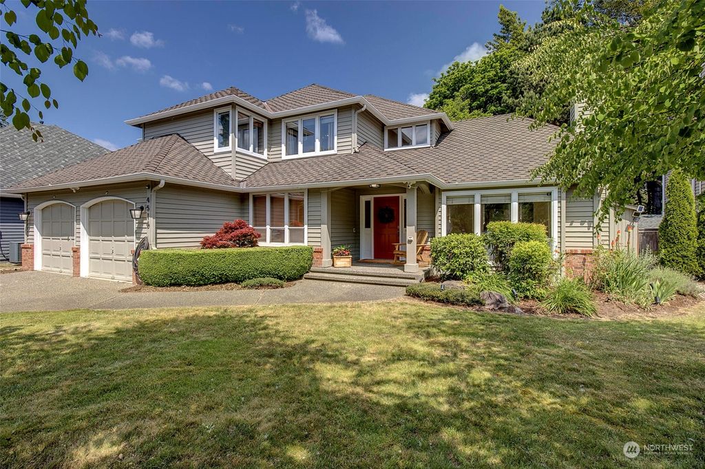 Photo of 4516 NE 26th Court, Renton, WA 98059 (MLS # 2075956)