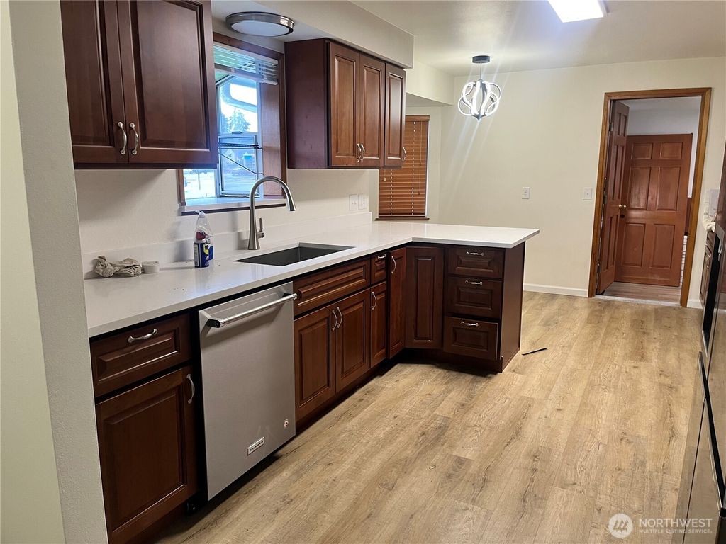 Photo of 15 L Street NE, Auburn, WA 98002 (MLS # 2495684)