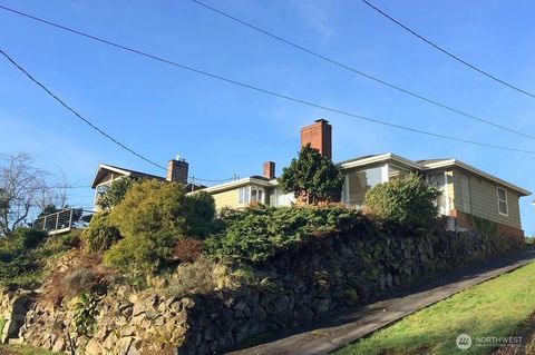 Photo of 4115 48th Avenue S, Seattle, WA 98118 (MLS # 2515175)