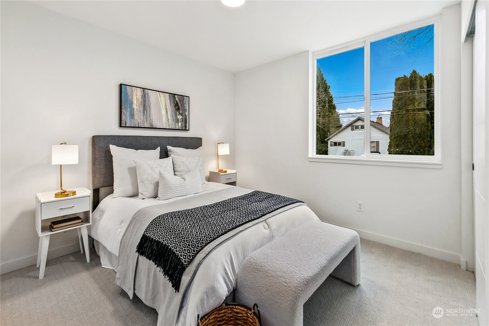 Seattle, Washington 98106, United States, 3 Bedrooms Bedrooms, ,2 BathroomsBathrooms,Residential,Pending,9548