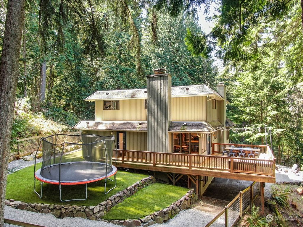 Photo of 790 SW Idylwood Drive, Issaquah, WA 98027 (MLS # 2061401)