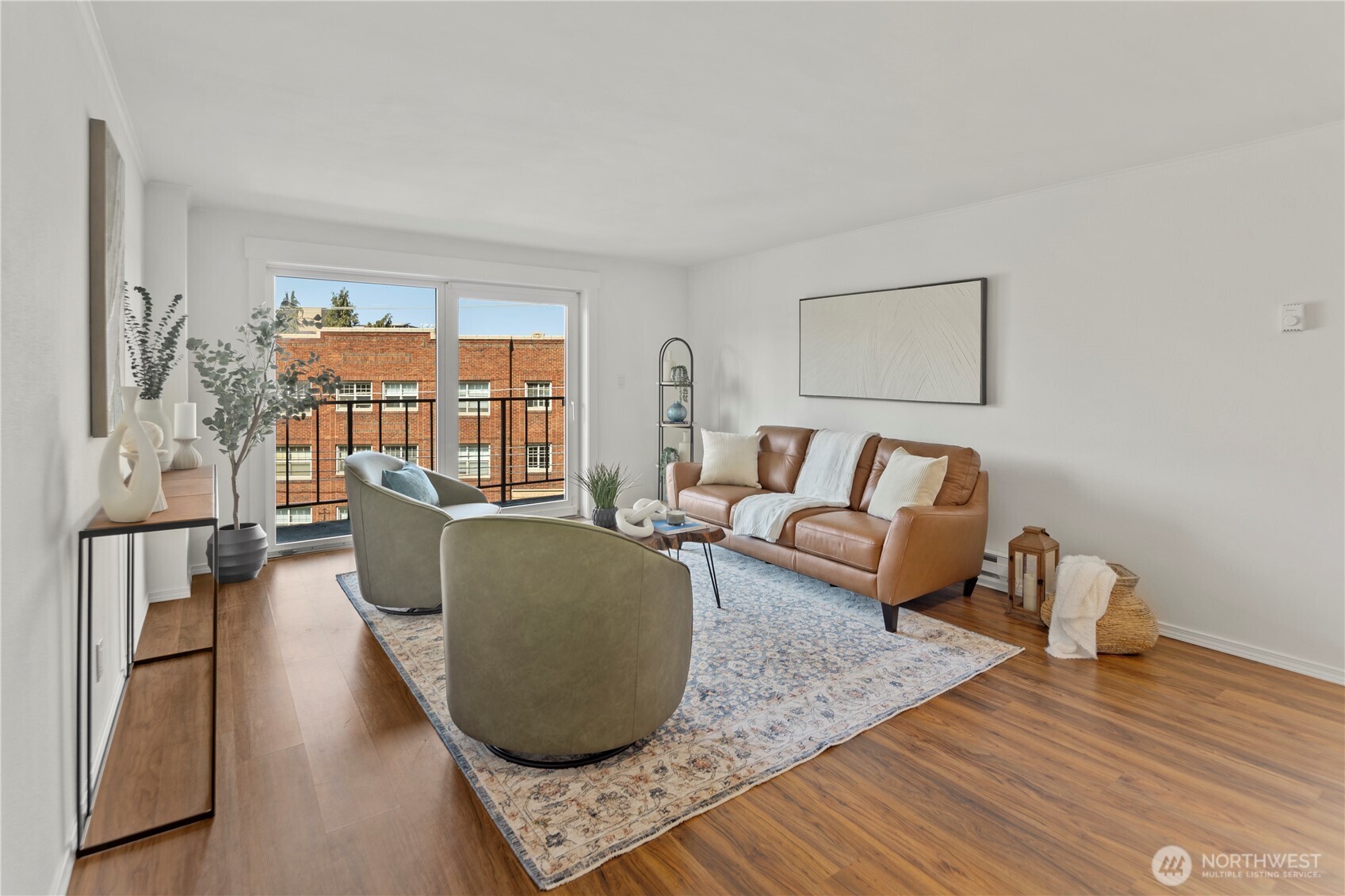 1300 University Street 2G