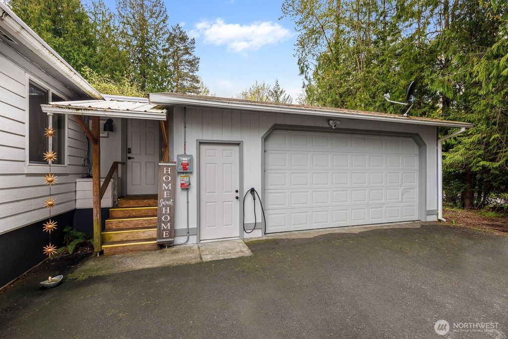Photo of 18405 SE 162nd Street, Renton, WA 98058 (MLS # 2516087)