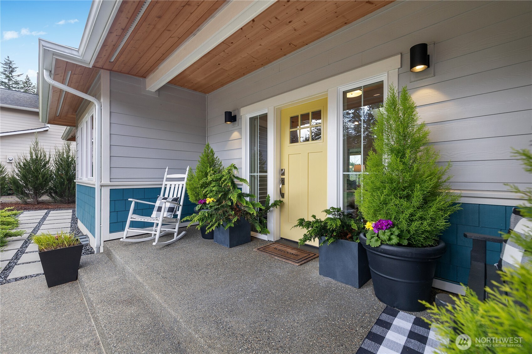 111 E Country Club Drive N