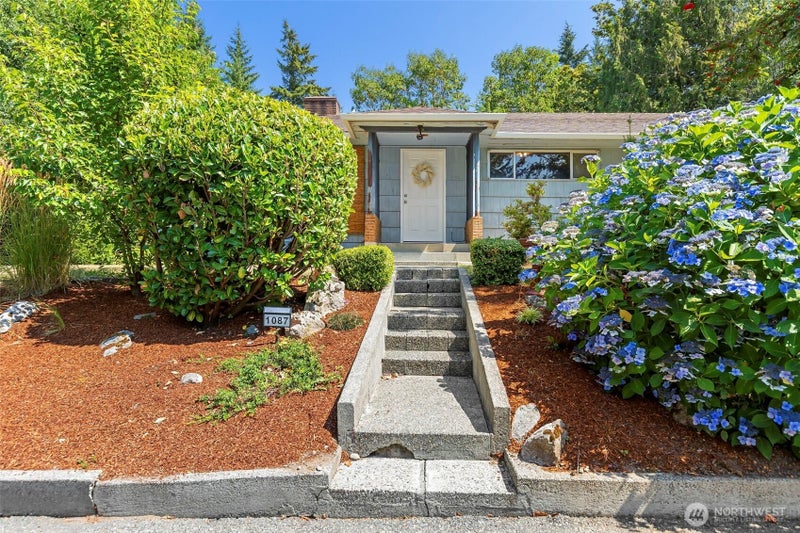 1087 Baby Doll Road E