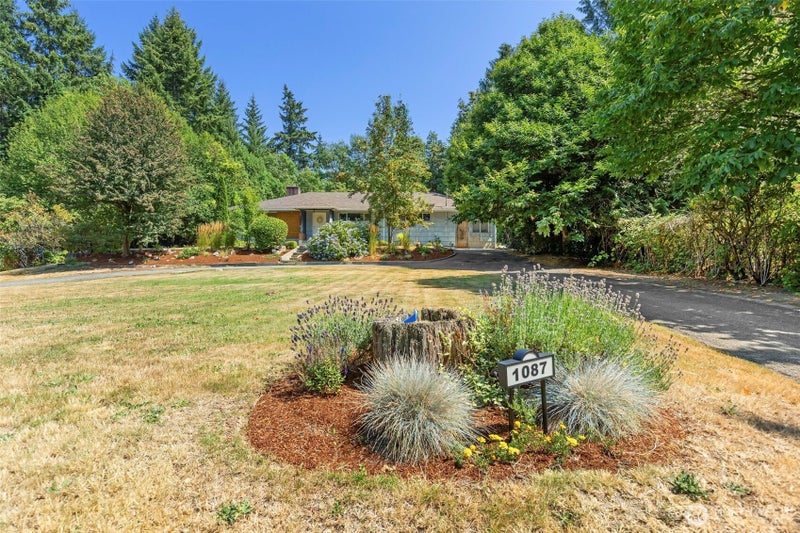 1087 Baby Doll Road E