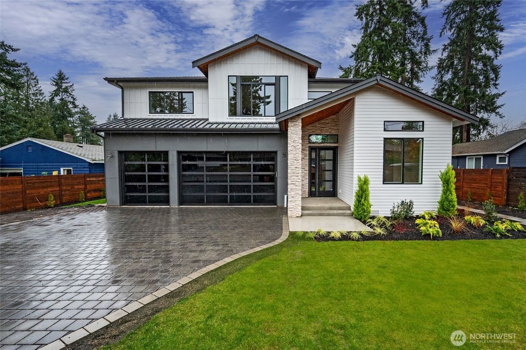 Photo of 17526 Fremont Avenue N, Shoreline, WA 98133 (MLS # 2471630)