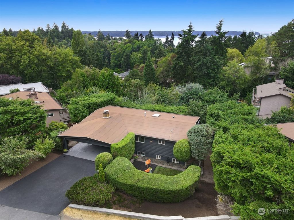 Photo of 13741 16th Avenue SW, Burien, WA 98166 (MLS # 2269020)