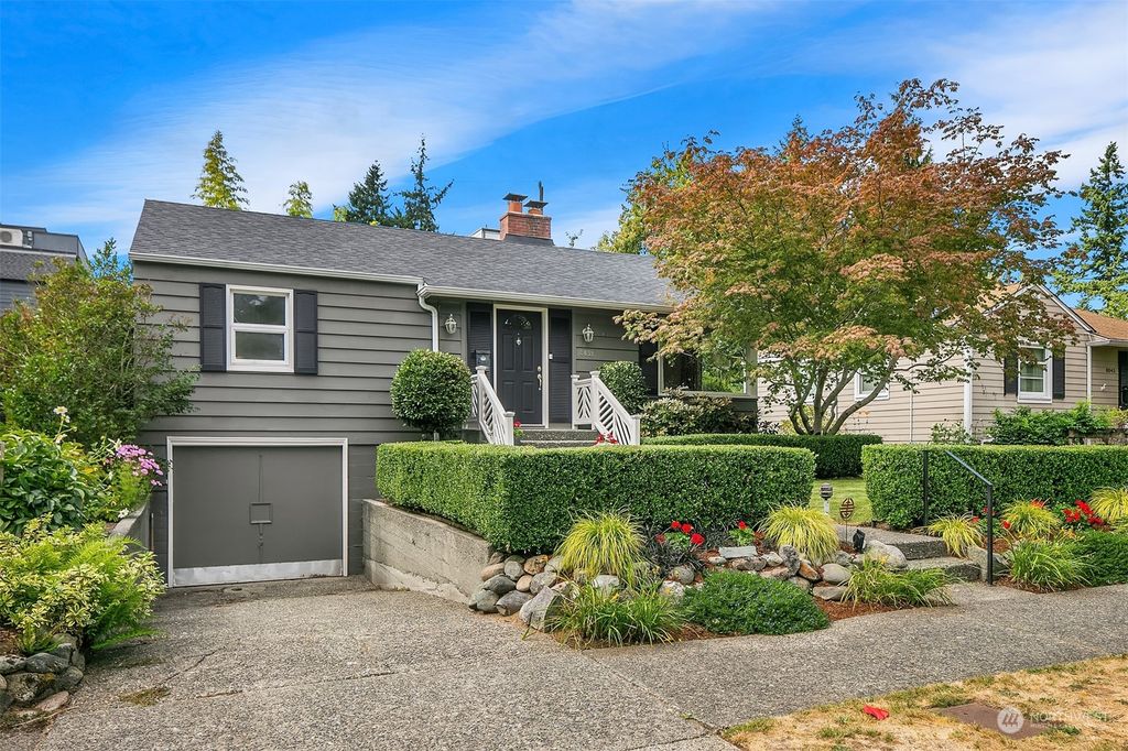 Photo of 8039 36th Avenue NE, Seattle, WA 98115 (MLS # 2158178)
