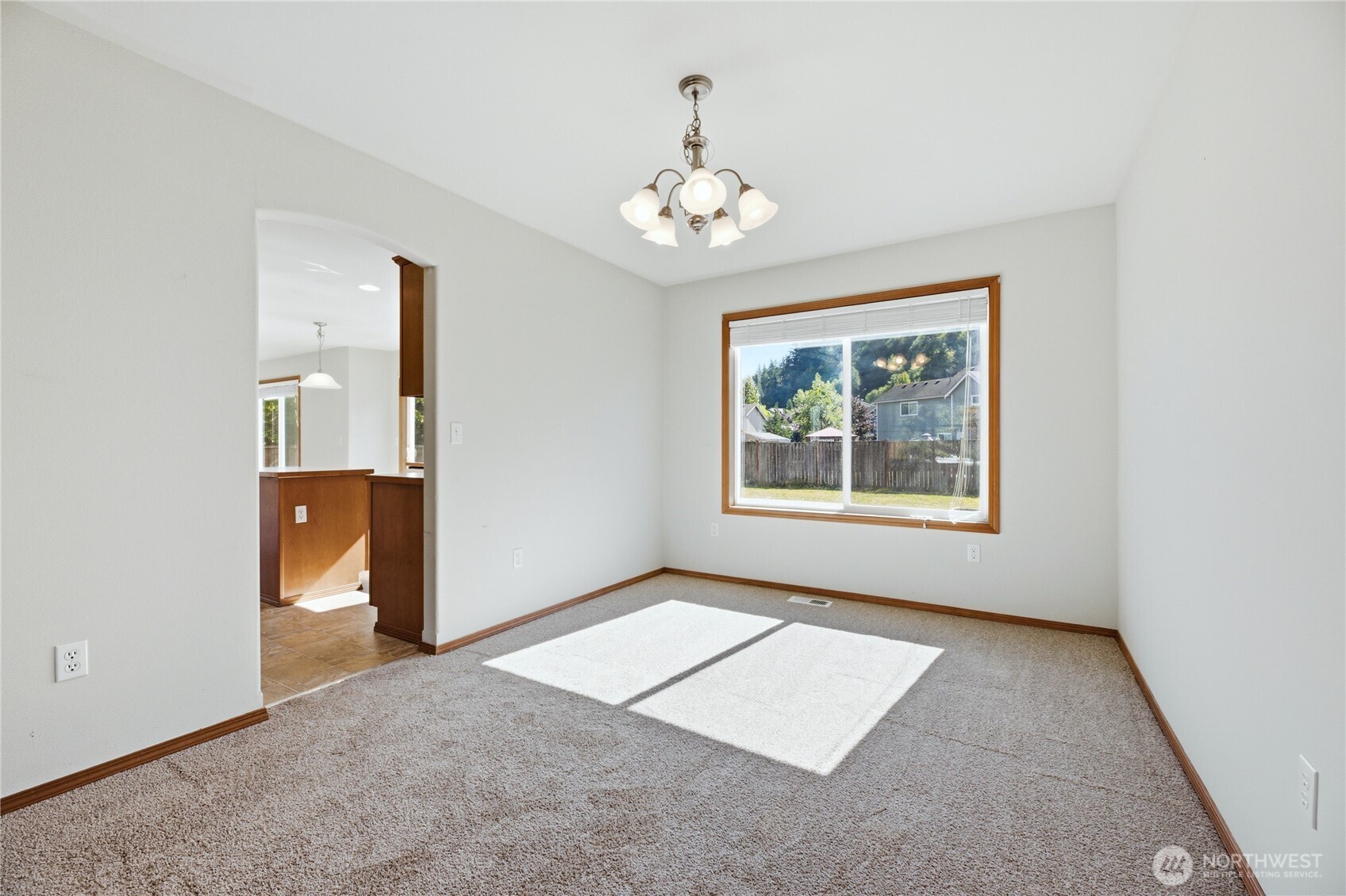 229 W Easton Avenue
