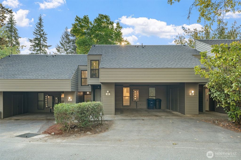 Photo of 6439 NE 139th Avenue #30, Redmond, WA 98052 (MLS # 2429149)