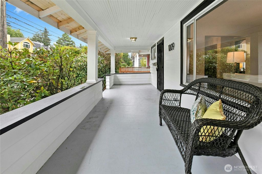 Photo of 1009 NE 70th Street, Seattle, WA 98115 (MLS # 2423407)