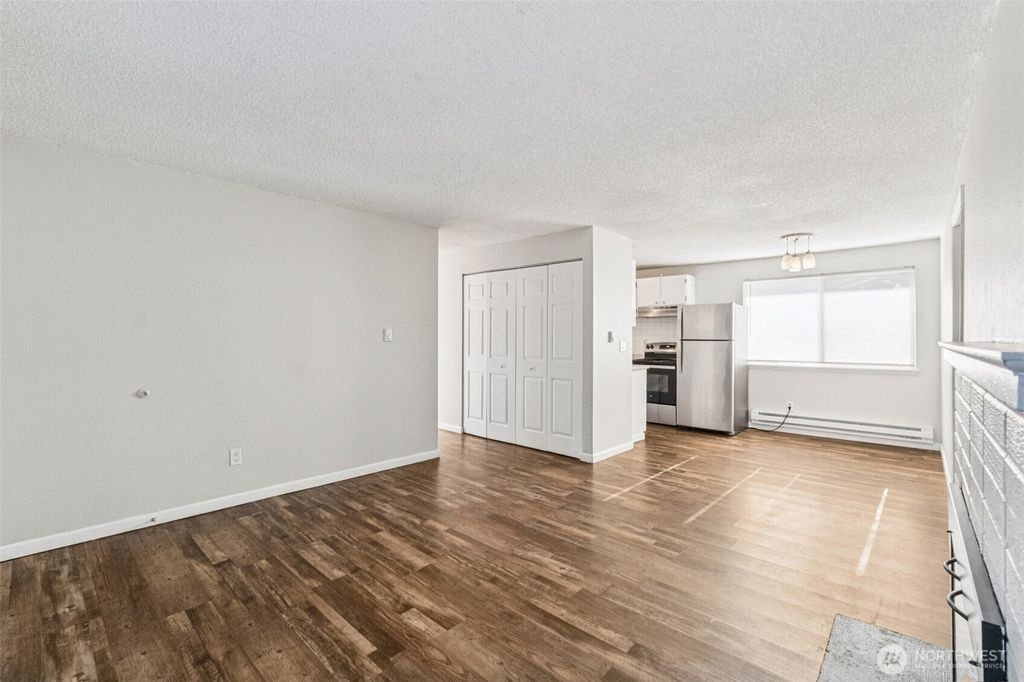 Photo of 11806 SE 318TH Place, Auburn, WA 98092 (MLS # 2434636)