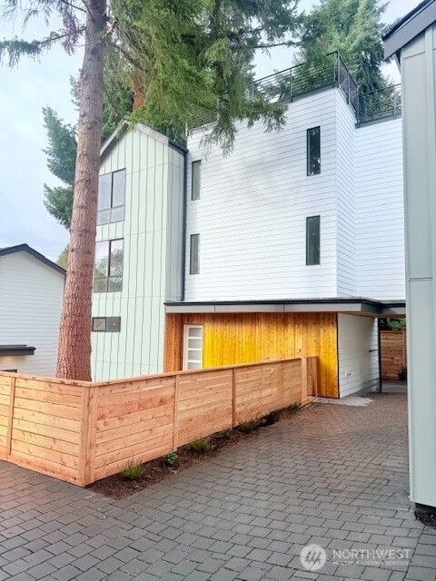 7341 21st Avenue NE Seattle WA 98115