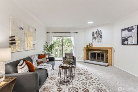 Photo of 14547 NE 40th St St #J302, Bellevue, WA 98007 (MLS # 2407357)