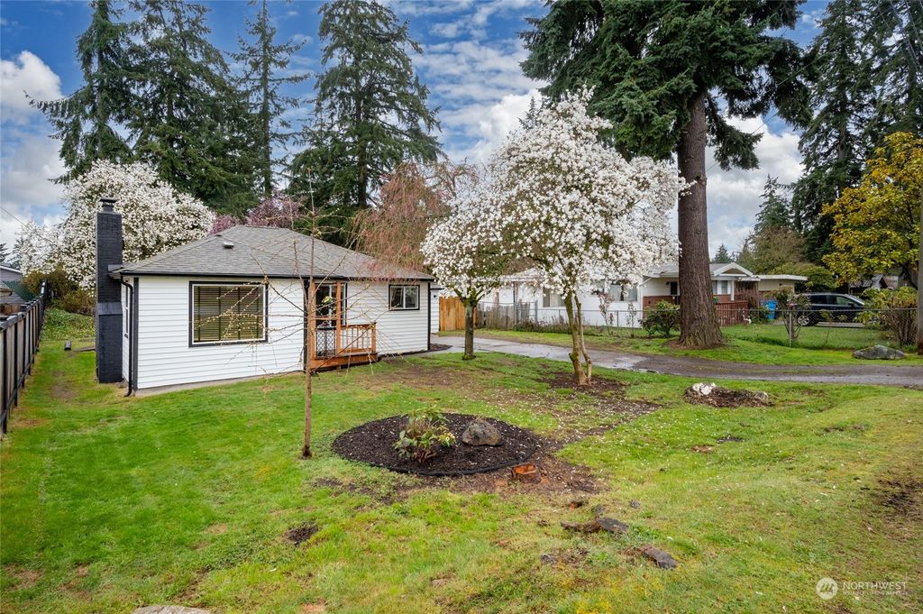 Photo of 15728 Midvale Avenue N, Shoreline, WA 98133 (MLS # 2054045)
