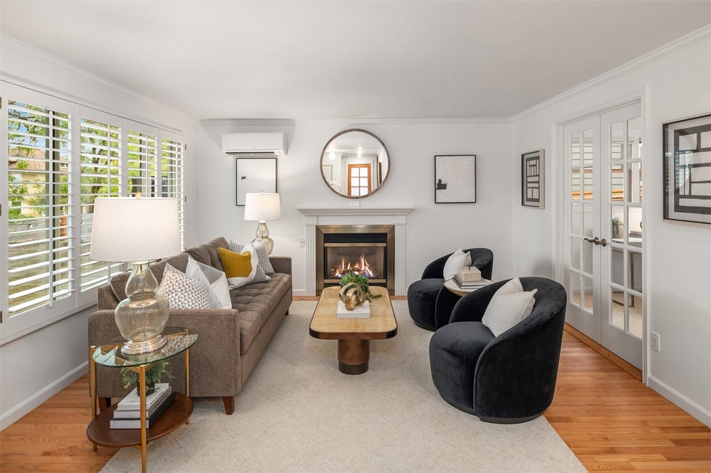 Photo of 607 23rd Avenue E, Seattle, WA 98112 (MLS # 2598316)