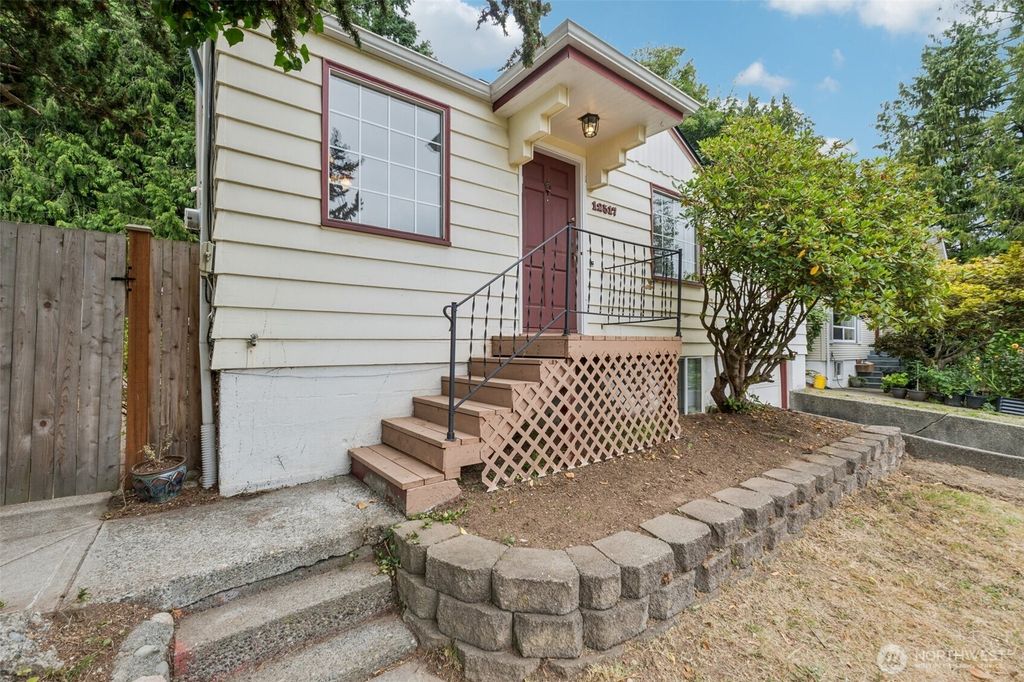 Photo of 12517 22nd Avenue NE, Seattle, WA 98125 (MLS # 2421743)