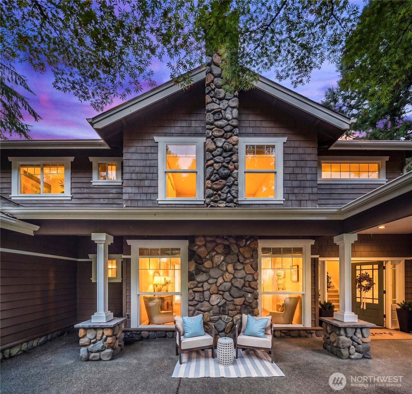 2609 E Beaver Lake Drive SE