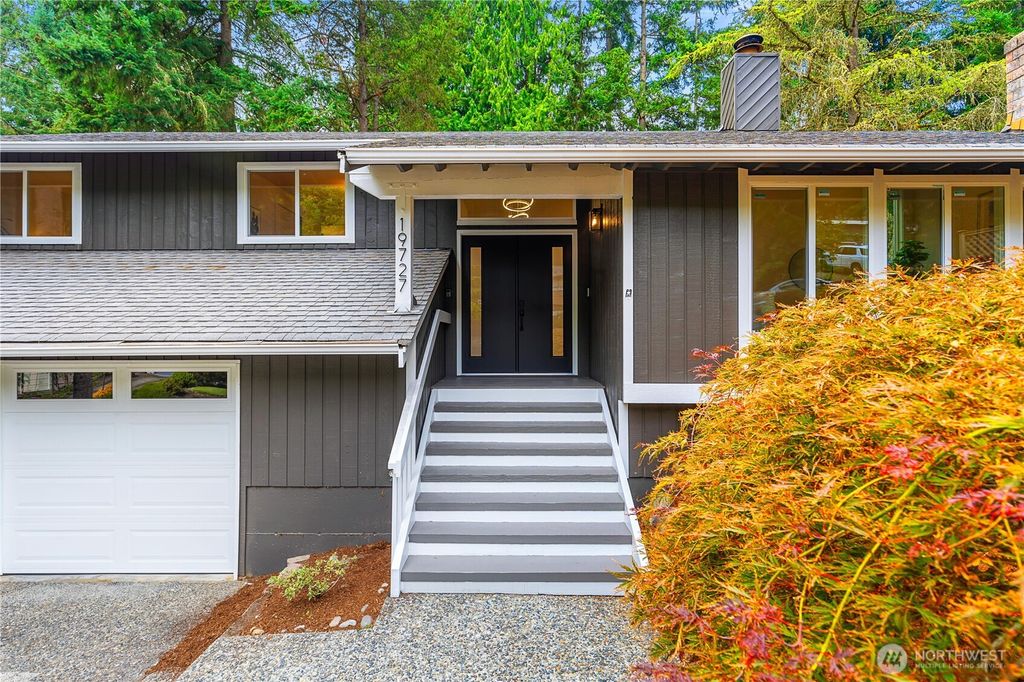 Photo of 19727 41st Avenue NE, Lake Forest Park, WA 98155 (MLS # 2429337)