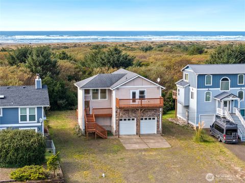 Photo of 105 Sand Dune Avenue NW, Ocean Shores, WA 98569 (MLS # 2446381)