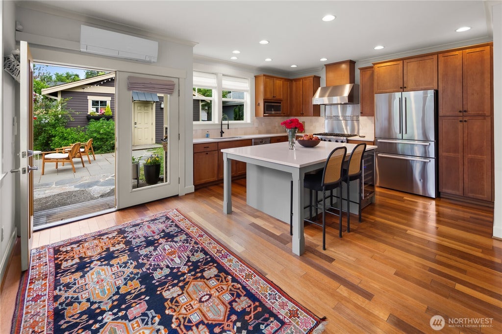 Photo of 925 Martin Luther King Jr Way, Seattle, WA 98122 (MLS # 2544156)