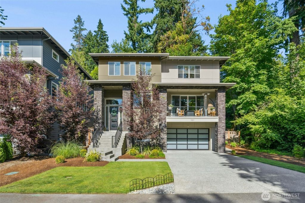 Photo of 7223 NE 118th Court, Kirkland, WA 98034 (MLS # 2434087)