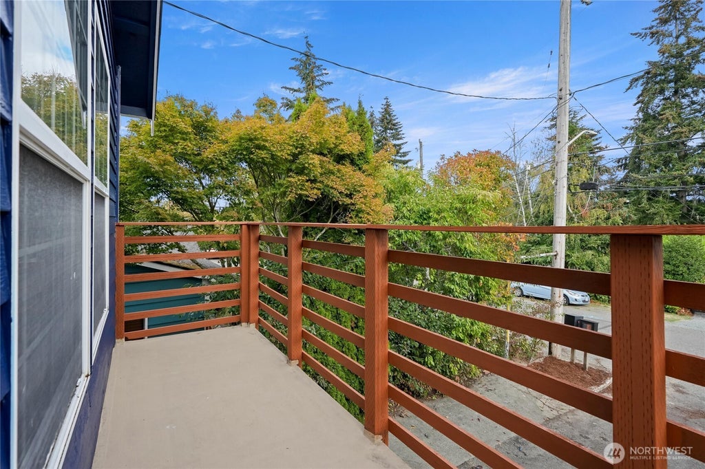 Photo of 10007 20th Avenue SW, Seattle, WA 98146 (MLS # 2587428)