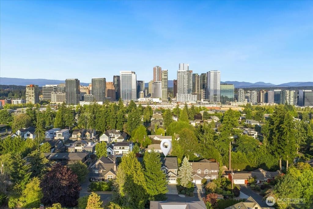 Photo of 532 96th Avenue NE, Bellevue, WA 98004 (MLS # 2570621)