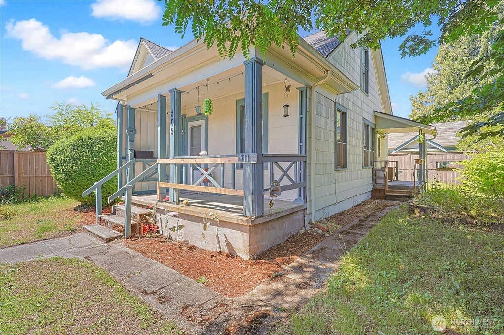 Photo of 809 E Morton Street, Tacoma, WA 98404 (MLS # 2540062)